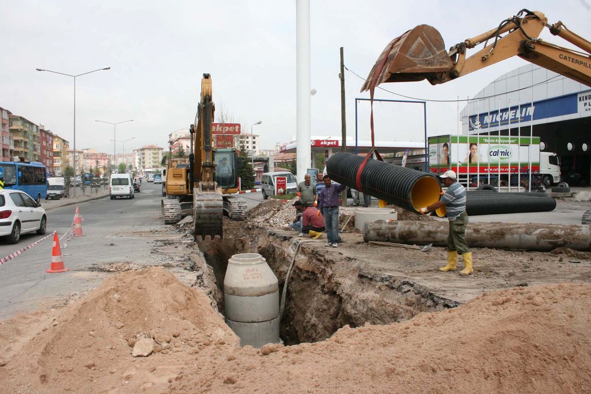 Niğde Eski Terminal Caddesinde Alt Yapı Çalışması