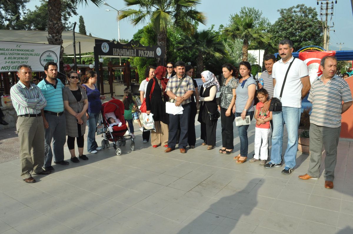 Öğrenci Velilerinden Saldırgana Tepki