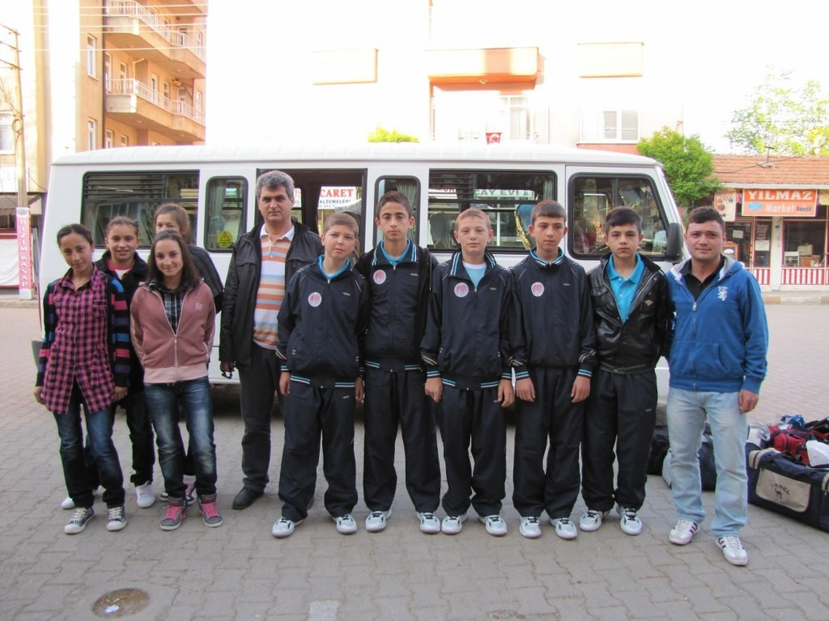 Öğrenciler Badmintonda Başarı İçin Yola Çıktılar
