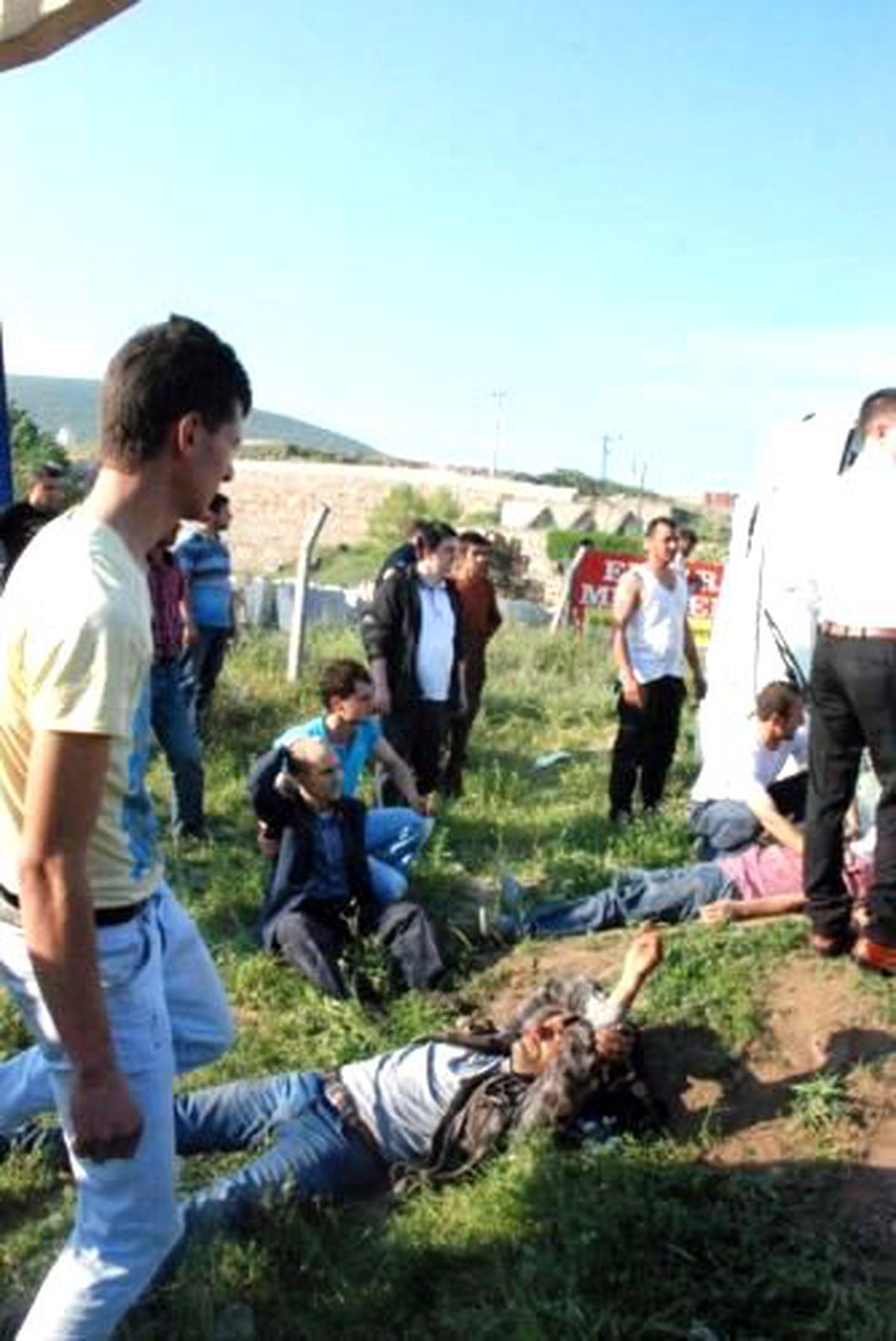 Orhangazi\'de İşçi Servisi Devrildi: 16 Yaralı (2)