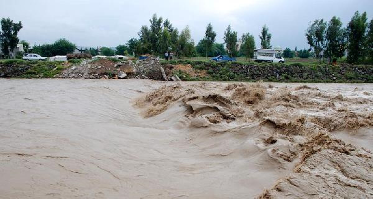 Osmaniye'de Savrun Çayı Taştı, Bir Köyün Yolu Ulaşıma Kapandı