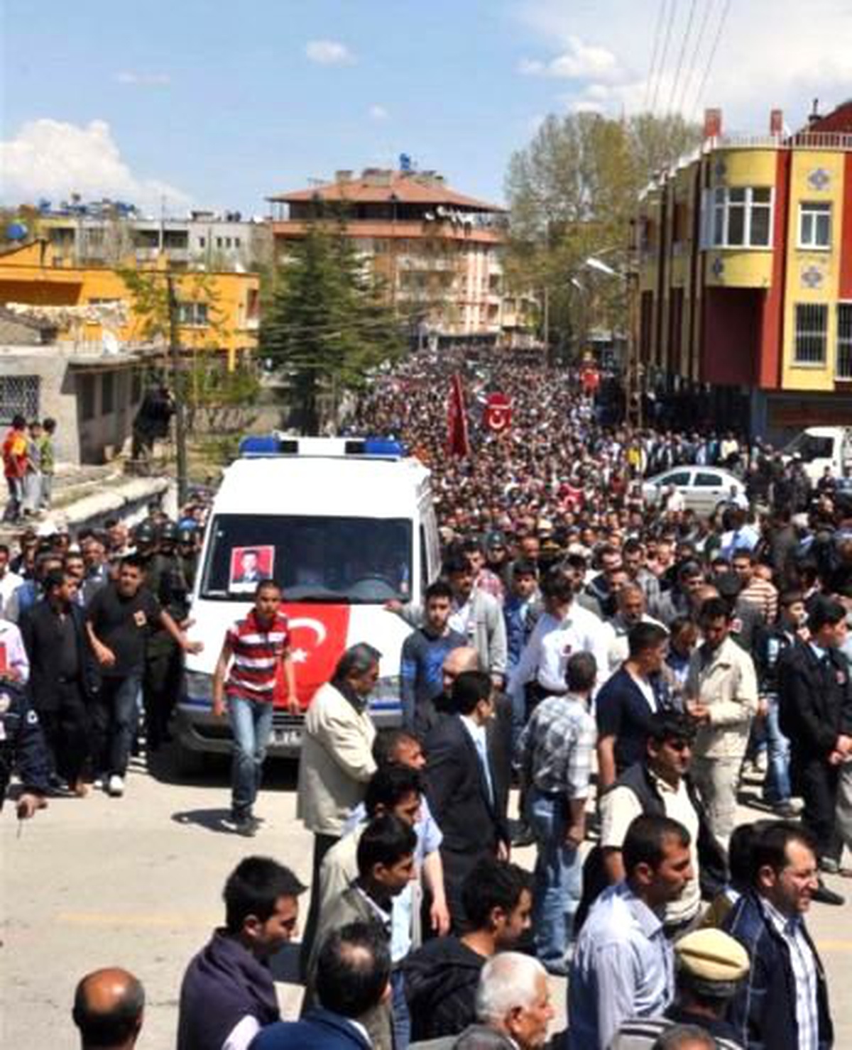 Şehitlerin Cenazesi Otopsi İçin Elazığ\'a Getirildi