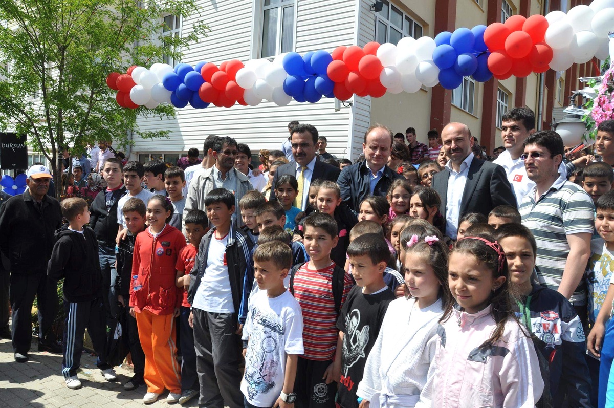 Seydişehir\'de Yeni Spor Salonunun Temeli Atıldı