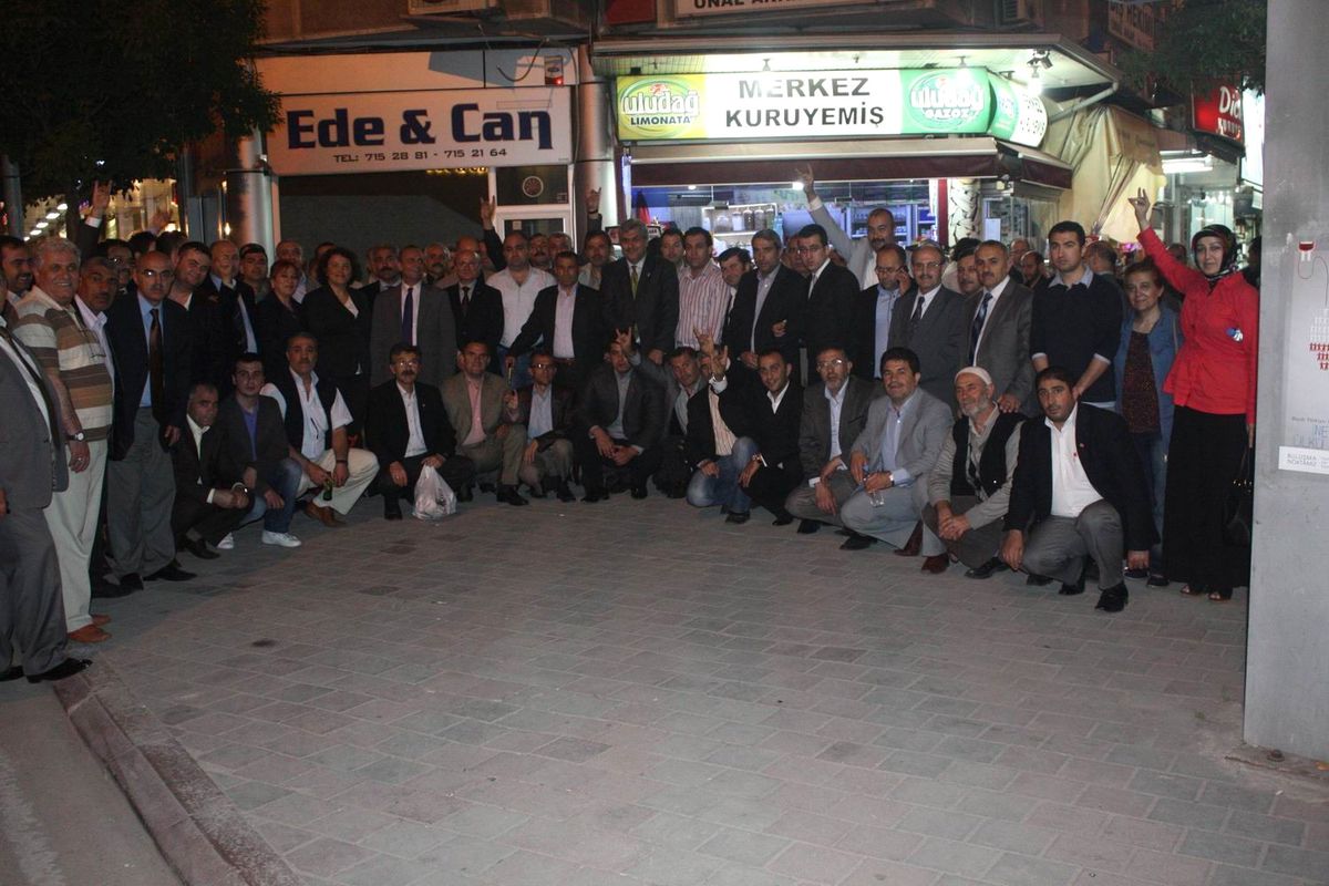 Topçu'dan İnegöl'e Miting Gibi Çıkartma