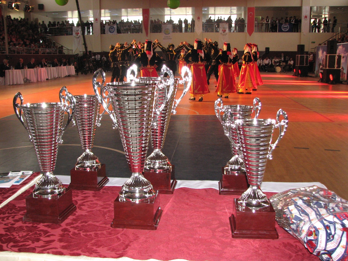 Üniversiteler Arası Halk Oyunları Finalleri Amasya'da Başladı