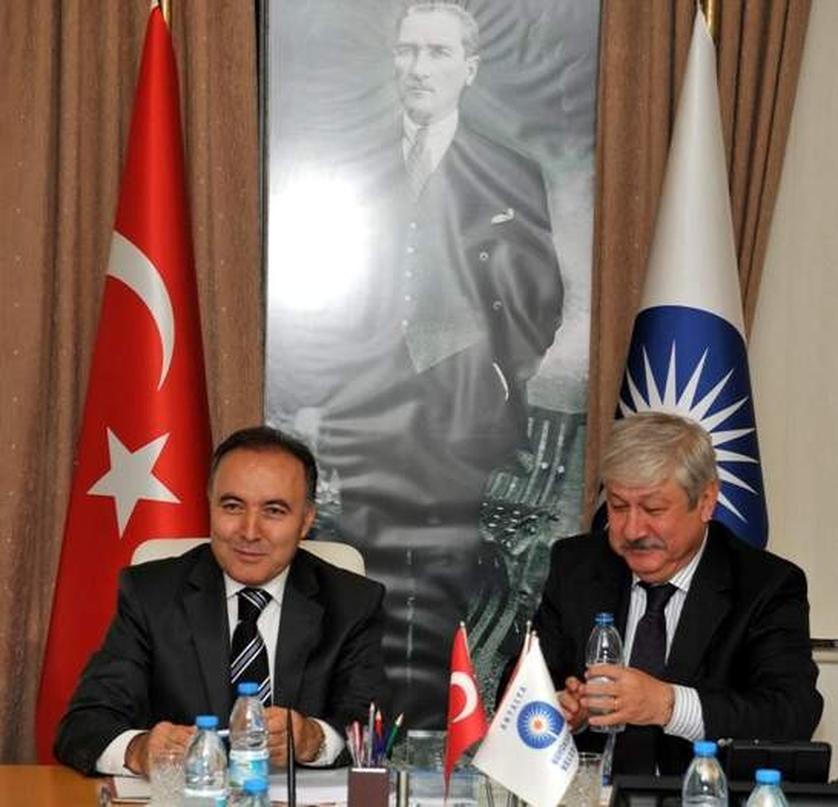 Vali Altıparmak '2030 Stratejik Fiziki Plan Toplantısı'na Katıldı