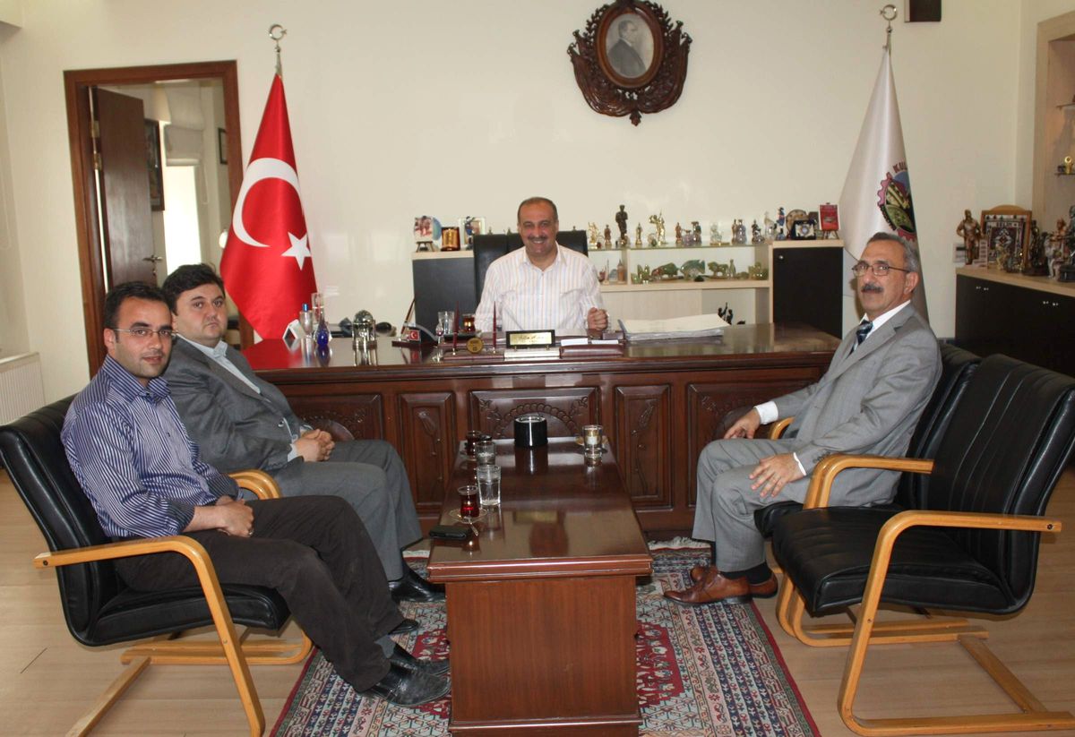 Yavuzer\'den Kula Belediye Başkanı Aşkın\'a Ziyaret