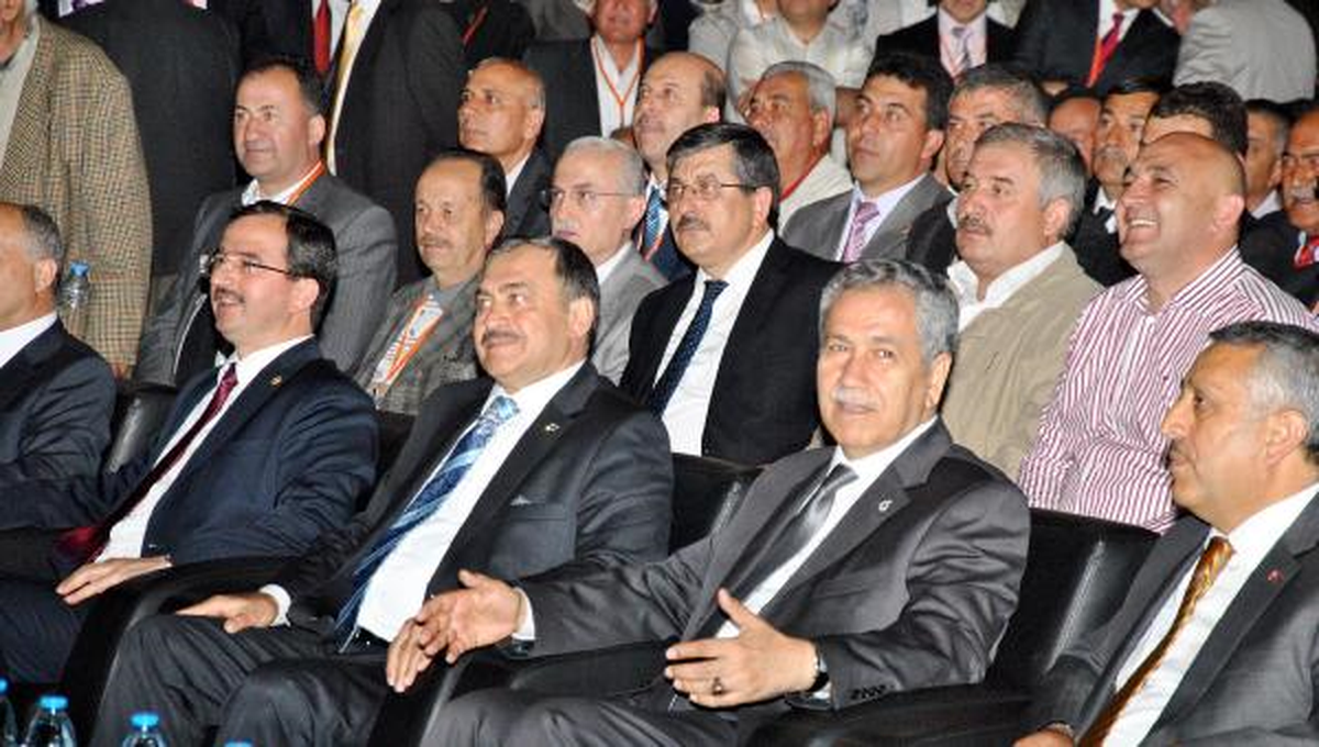 Arınç: Her Sorunu Çözdük, Terörün de Kökünü Kazıyacağız