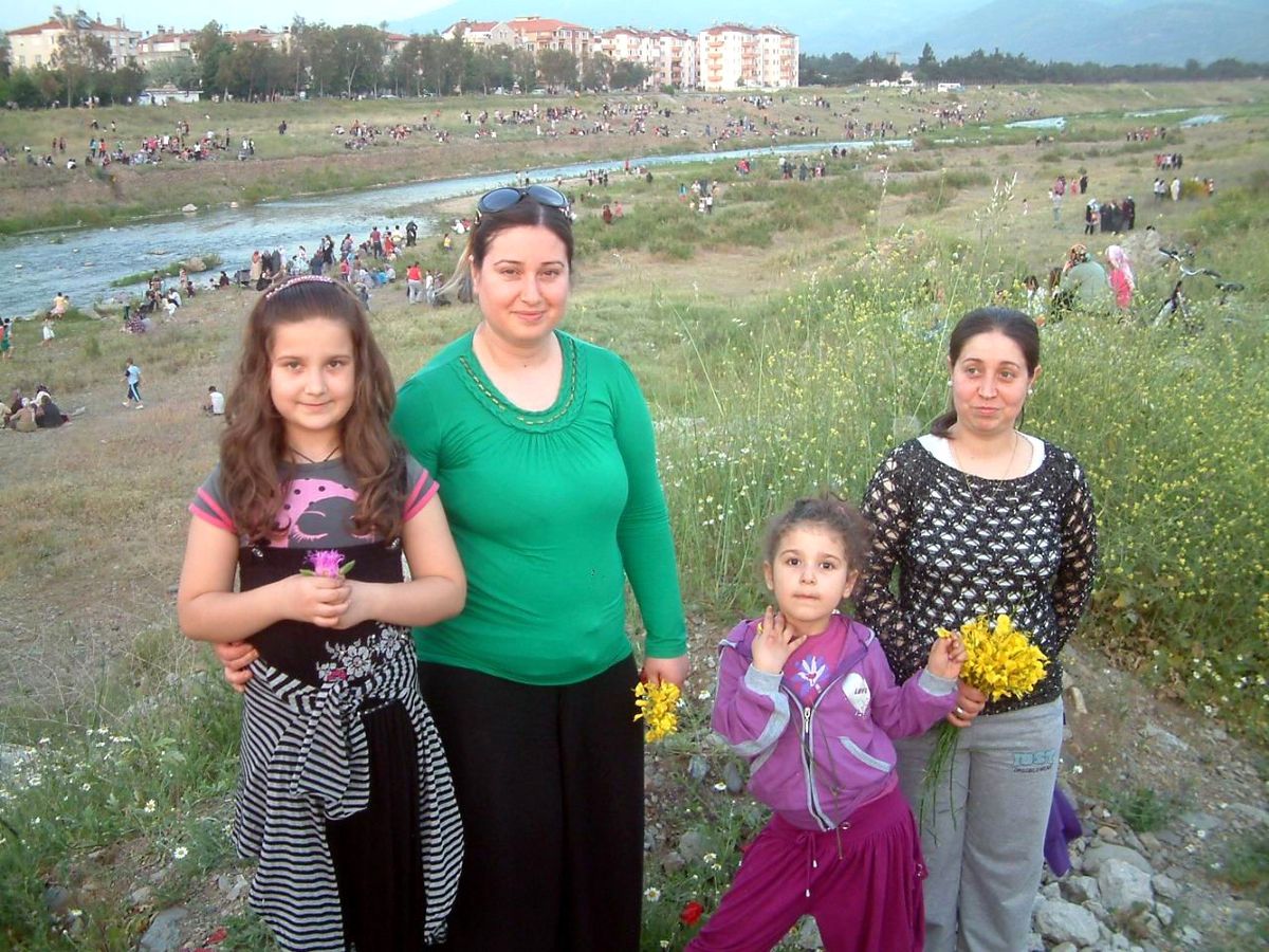 Burhaniye\'de Hıdrellez Coşkusu