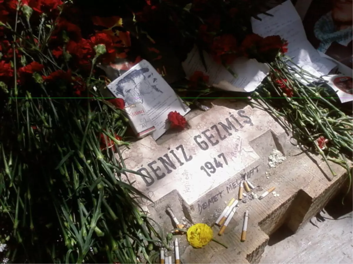 Deniz Gezmiş ve Arkadaşları Mezarı Başında Anıldı