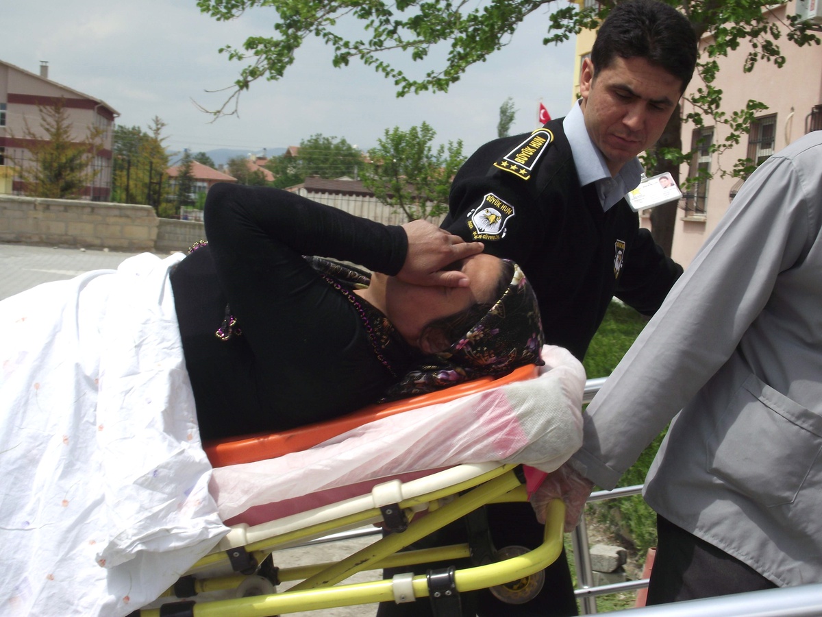 Hıdırellez Şenliklerine Giden Otomobil Şarampole Yuvarlandı: 8 Yaralı