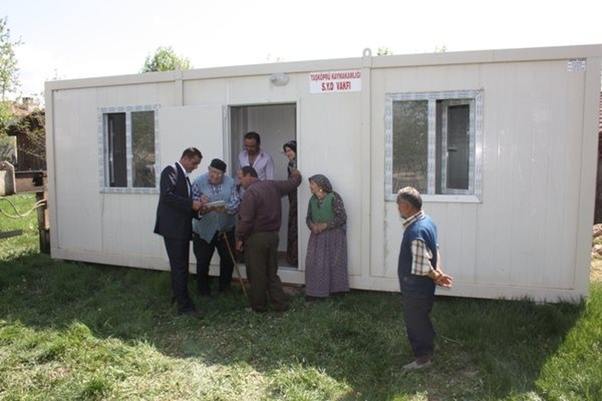 Kese Köyündeki Yangınzedelere Konteynır