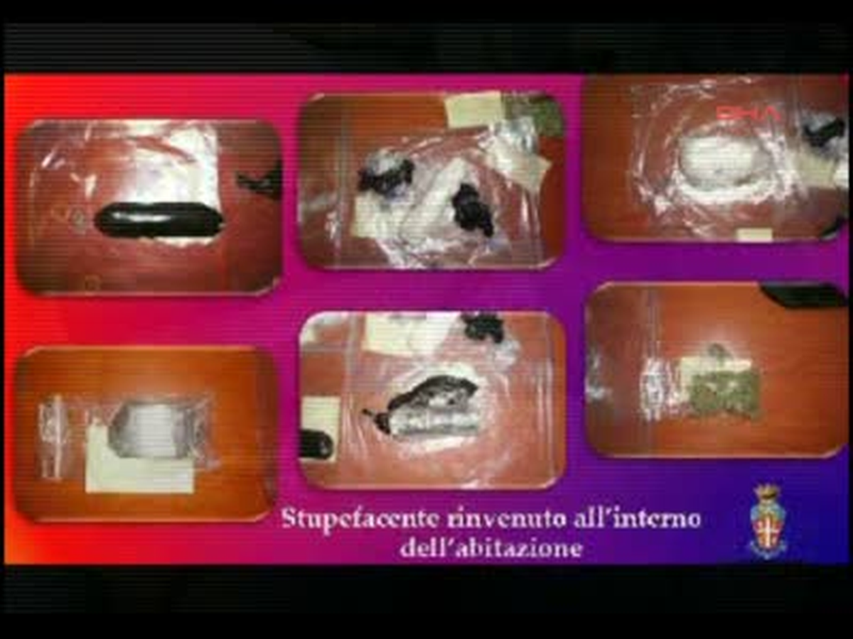 Köpeklerin Karnından Uyuşturucu Çıktı