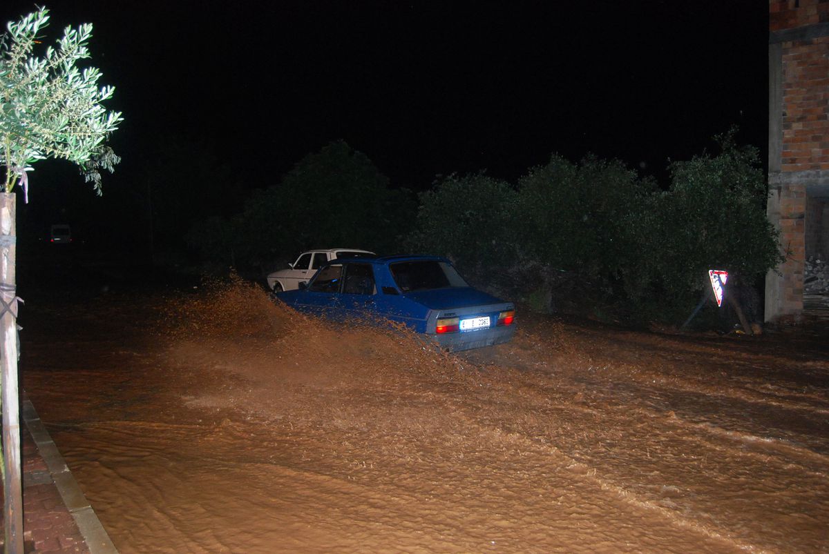 Kozan\'da Sel Baskını
