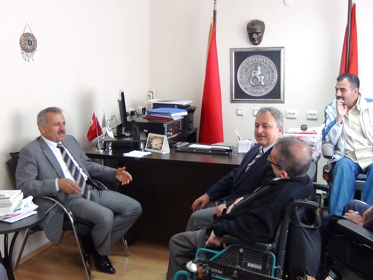 Milletvekili Şahin, Sakatlar Derneği\'ni Ziyaret Etti