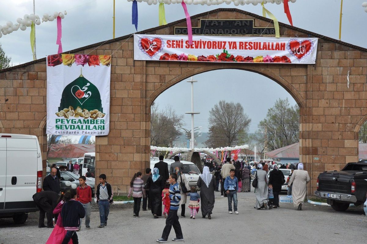 Peygamber Sevdalıları Tatvan\'da Buluştu