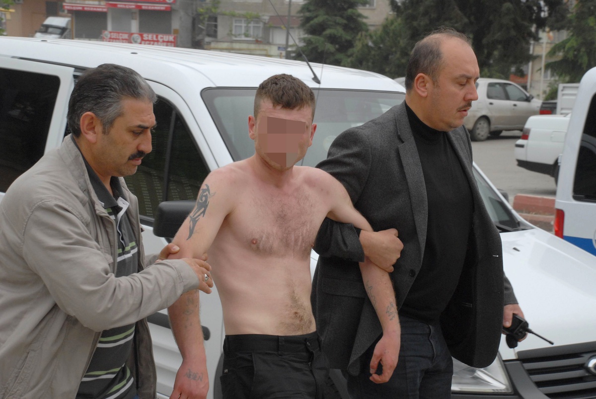 Polise Silahla Ateş Açan Alkollü Genç Tutuklandı
