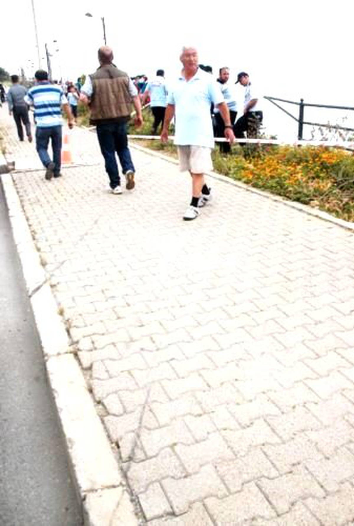 (Yeniden) Alanya'da Otomobil Kayalıklara Uçtu: 1 Ölü, 3 Yaralı