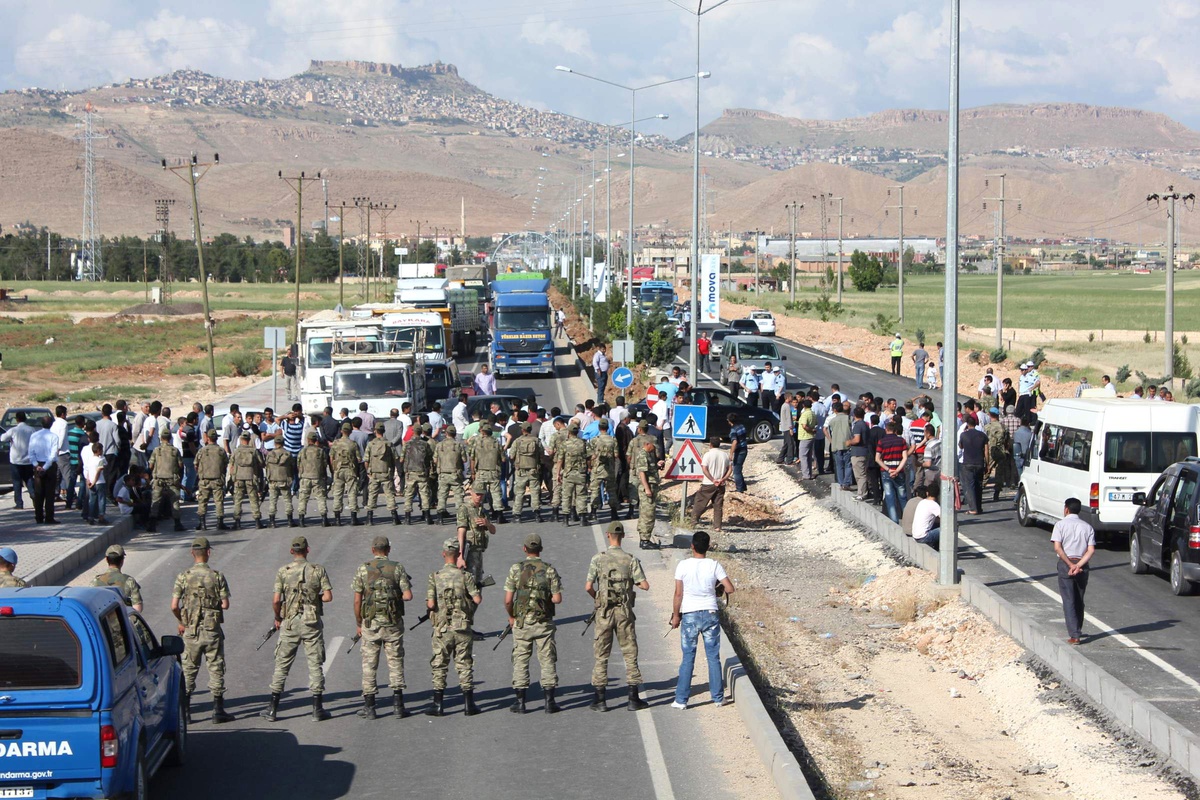 13 Yaşındaki Çocuğun Ağır Yaralandığı Karayolunda Eylem