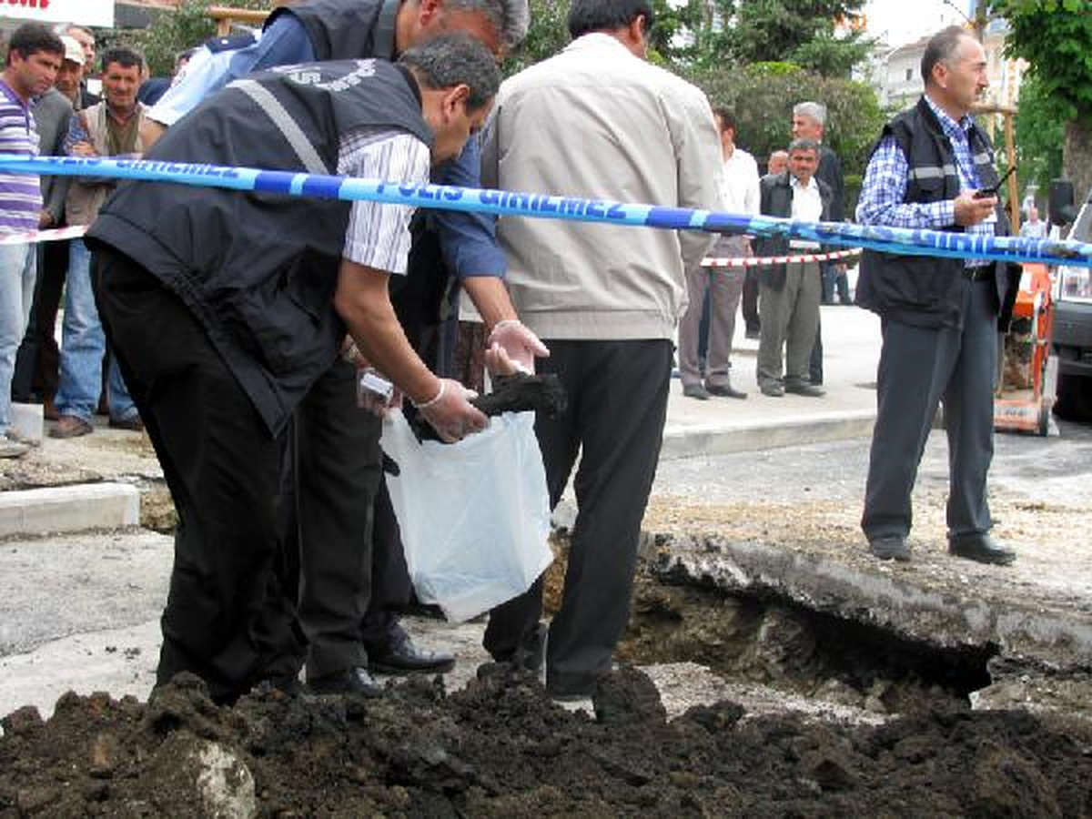 Altyapı Kazı Çalışmalarında İnsan Kemiği Bulundu (2)