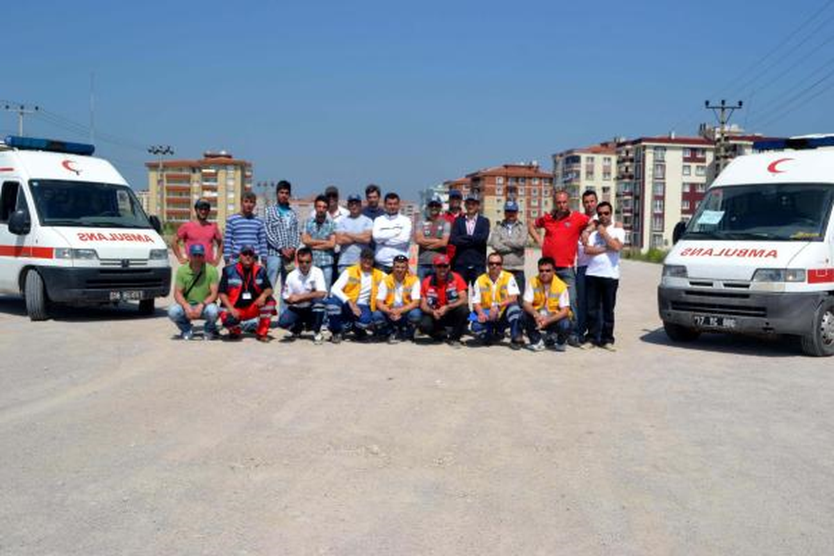 Ambulans Şoförleri Zamanla Yarıştı