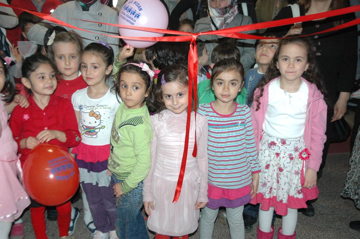 Anasınıfı Öğrencilerinden Yılsonu Resim Sergisi