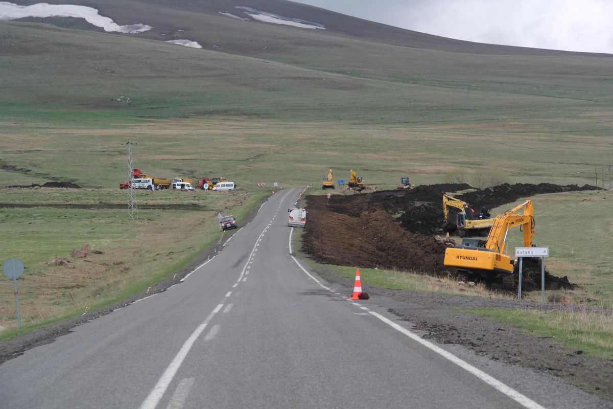 Ardahan-Çıldır Arası Duble Yol Çalışması Başladı
