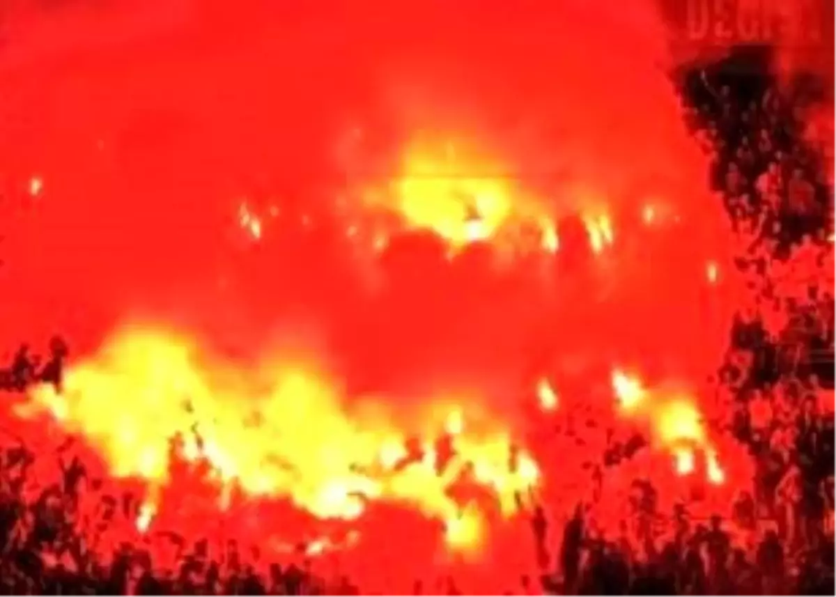 Arena\'da Neden Meşale Yaktılar?