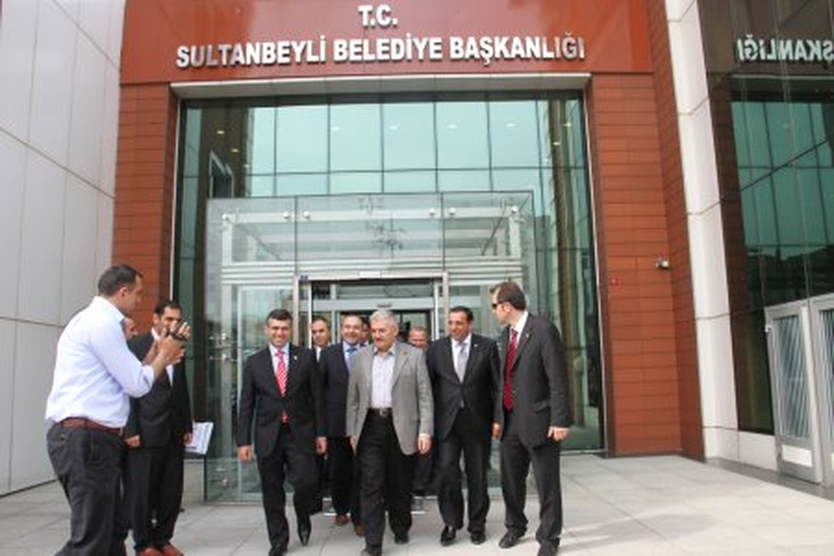 Bakan Binali Yıldırım Sultanbeyli\'de