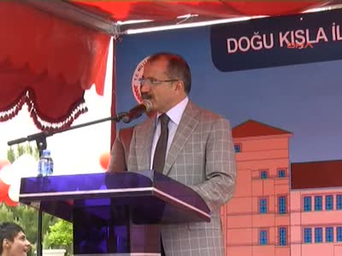 Bakan Dinçer, Okullardaki Süt Olayında Medyayı Suçladı