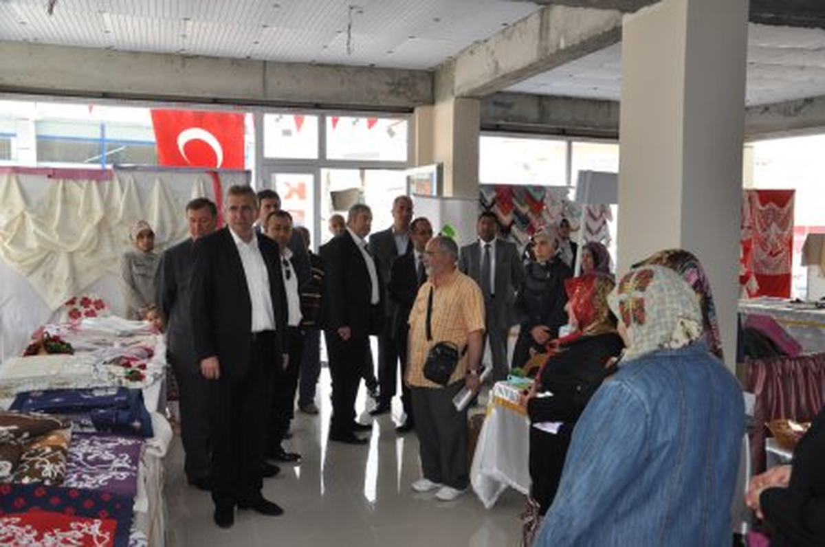 Başkan Cem Kara Kermes Gezdi