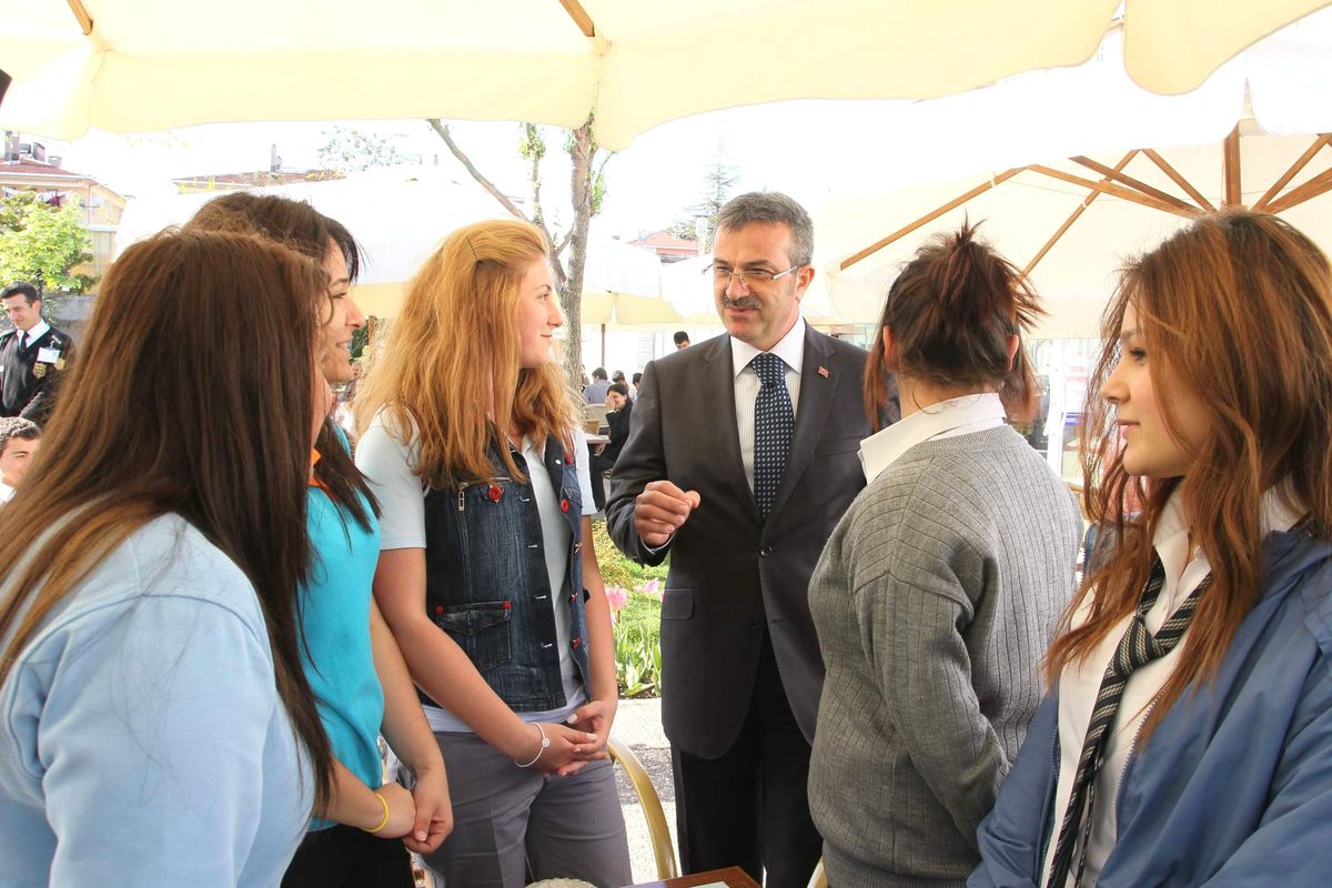 Başkan Köşker'den Gençleri 'Üniversite' Nasihati