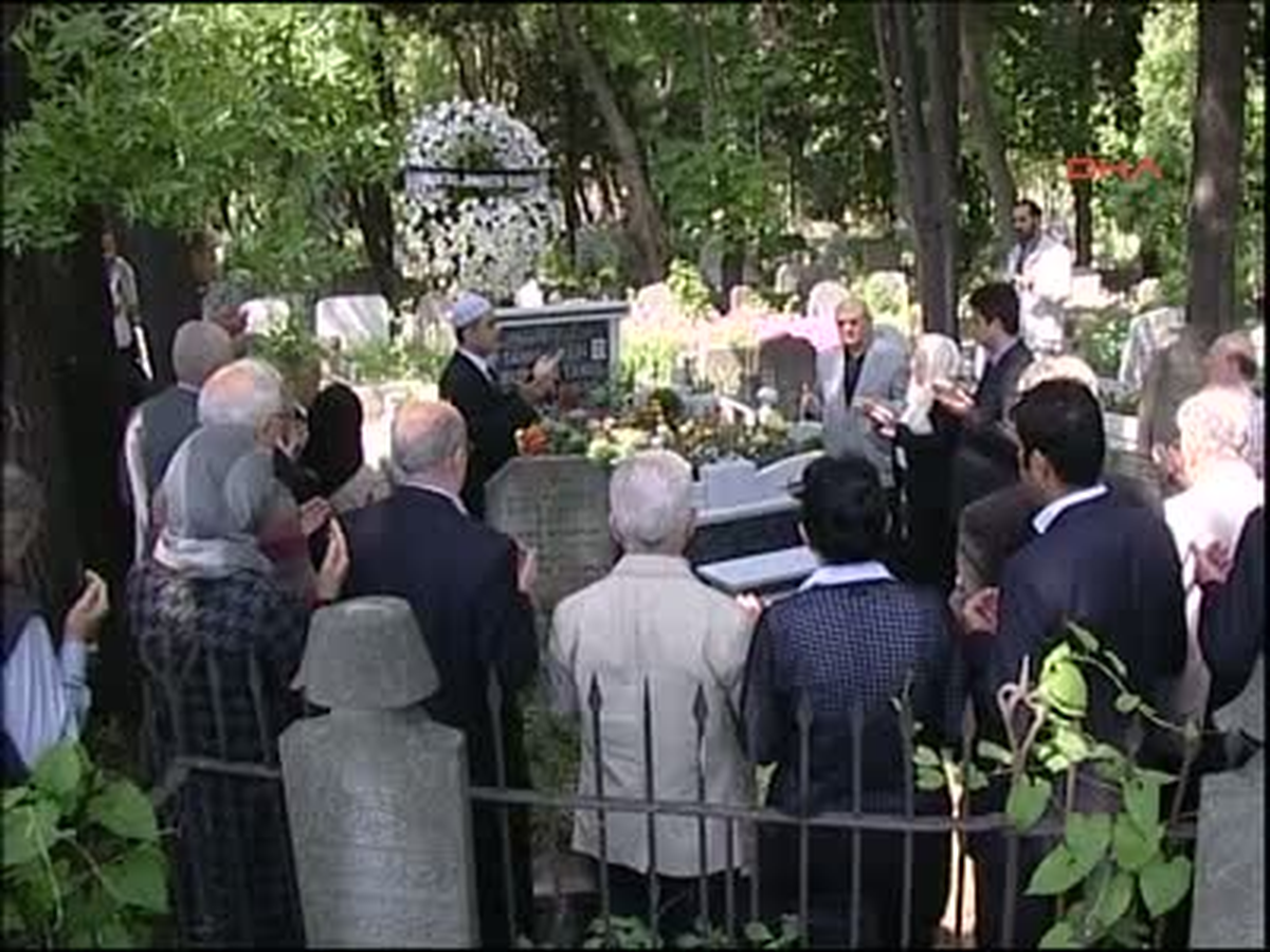 Burhan Tanış Mezarı Başında Anıldı