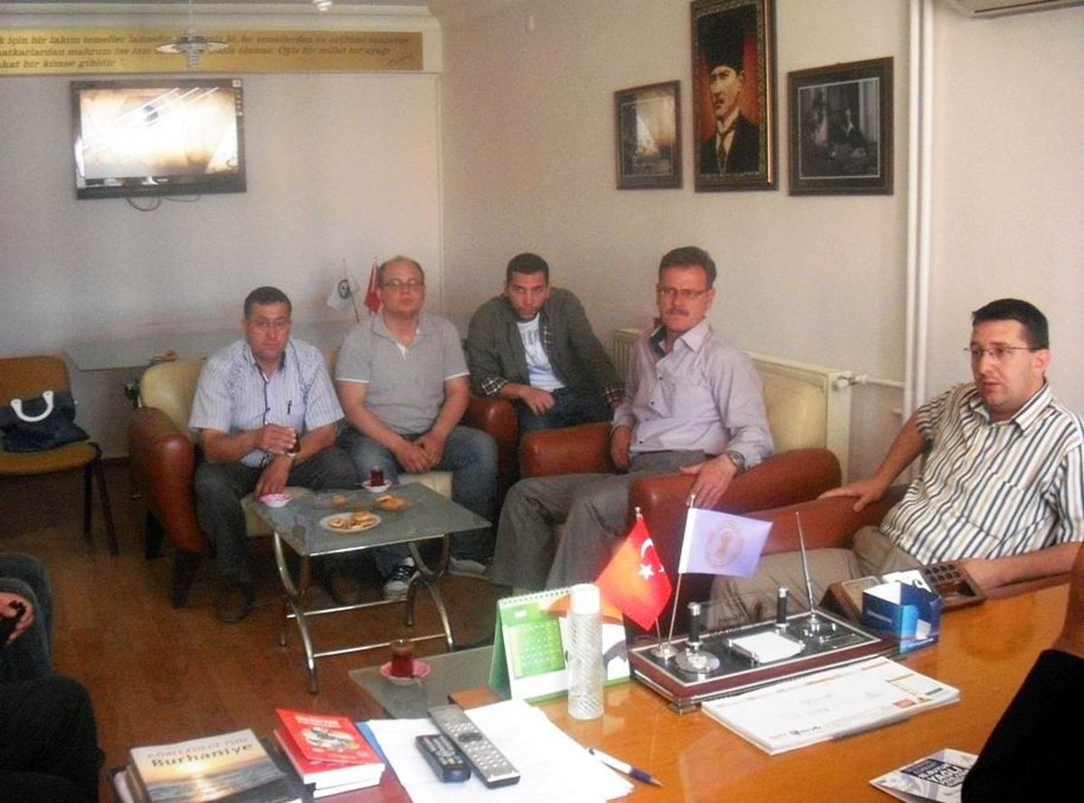Burhaniye\'de AK Parti İlçe Yönetiminden Kurumlara Ziyaret