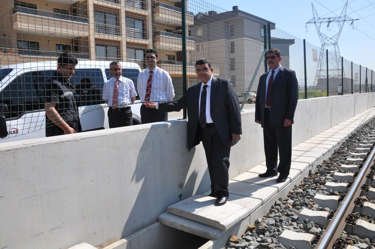 Bursaray\'da Kesilen Kablolar Onarılıyor