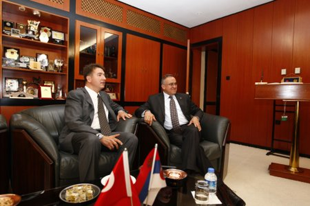 Büyükelçi\'den Başkan Güzelbey\'e Ziyaret