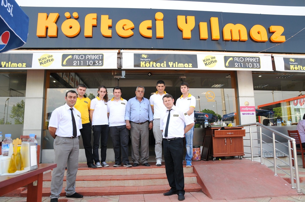 Damat ve Gelinlere Bedava Köfte