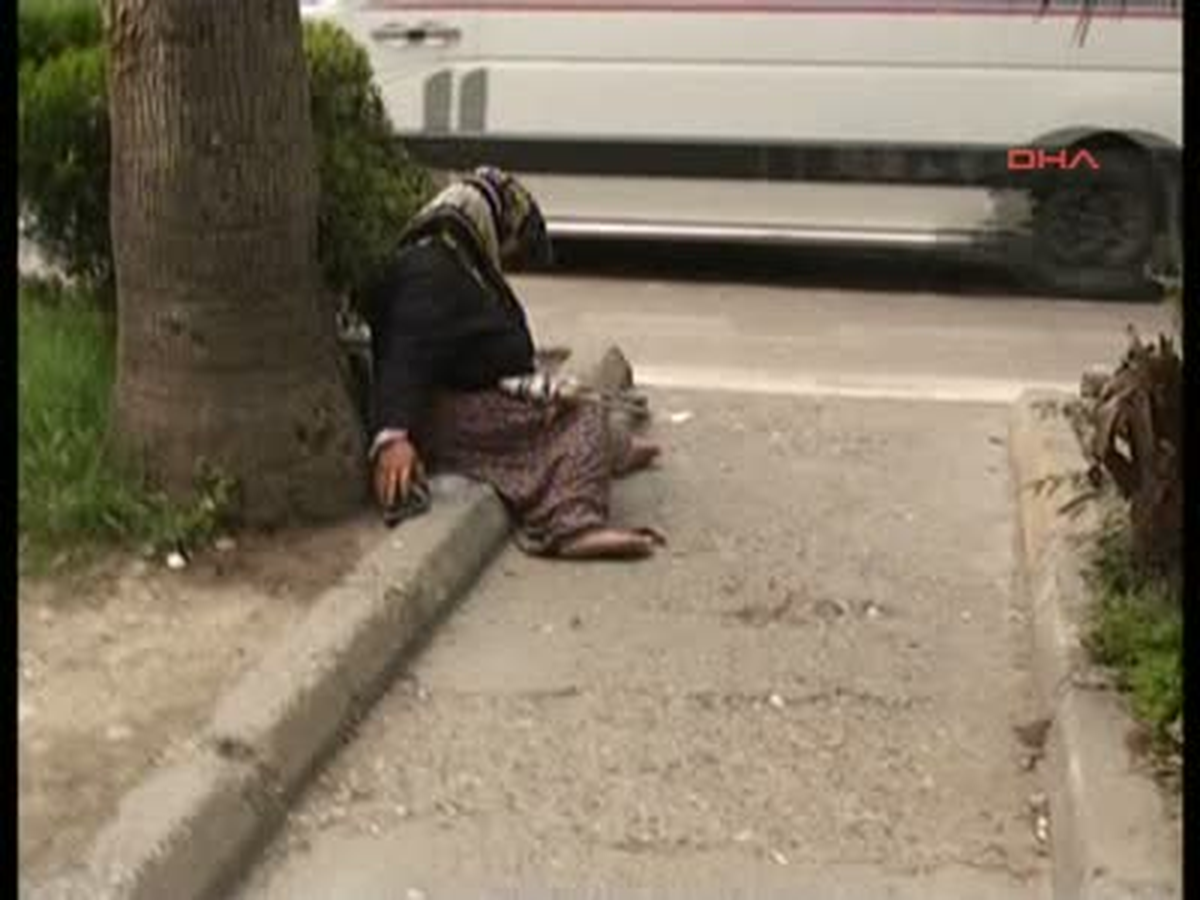 Dilenci, Görüntülendiğini Anlayınca Çareyi Kaçmakta Buldu
