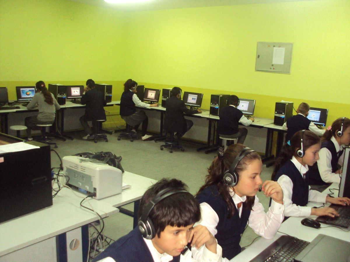 Dyned'de 'Ağlı' Liderliğini Bırakmadı