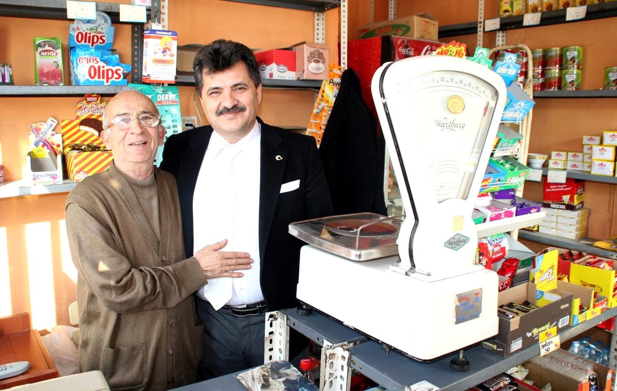 Eskişehir\'de 45 Yıllık Bakkal Süpermarketlere Direniyor