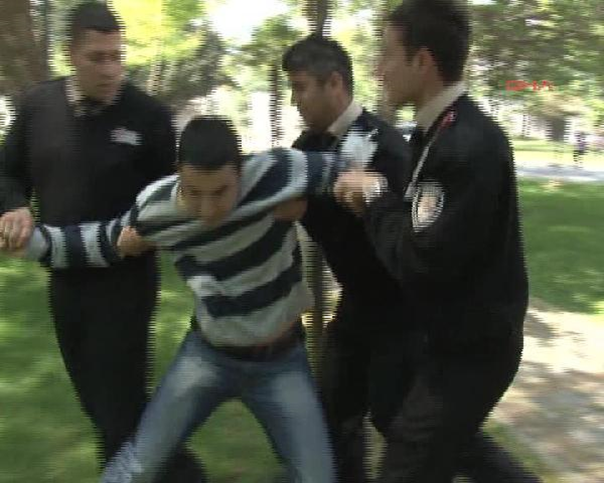 İçeride Atalay ve Kuzu, Dışarı da Protesto