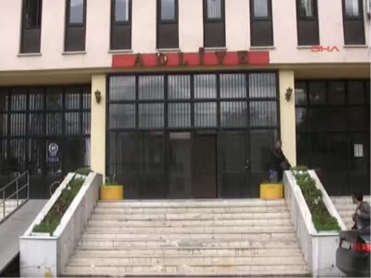 İmam Nikahlı Eşi ile Birlikte Olan Babasını Bıçakladı