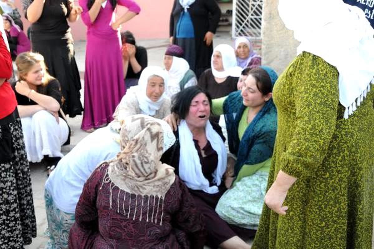 Kamyonun Çarptığı Yusuf Yaralandı, Köylüler Yolu Kapattı