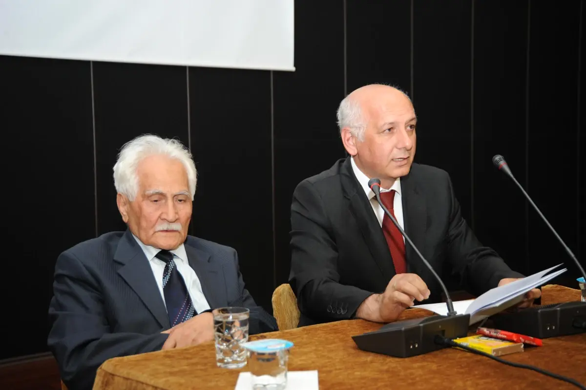 Karakoç, Üniversite Öğrencileriyle Buluştu