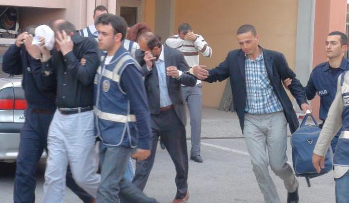 Karşılıksız Çek Çetesine Darbe: 29 Gözaltı