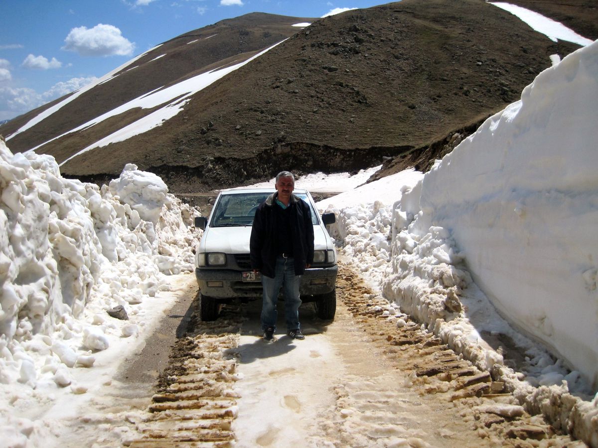 Kazıkbeli Yaylasının Yolu Açıldı
