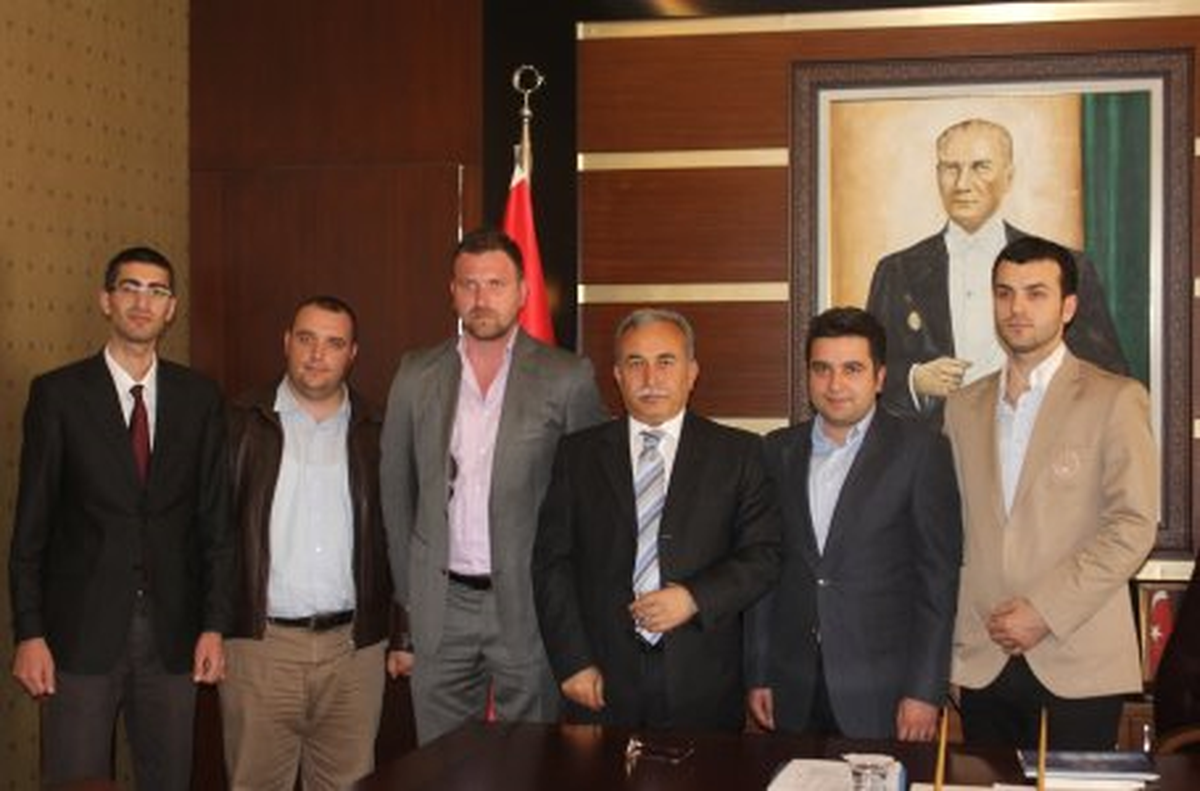 Mustafa Büyük\'e Makamında Ziyaret