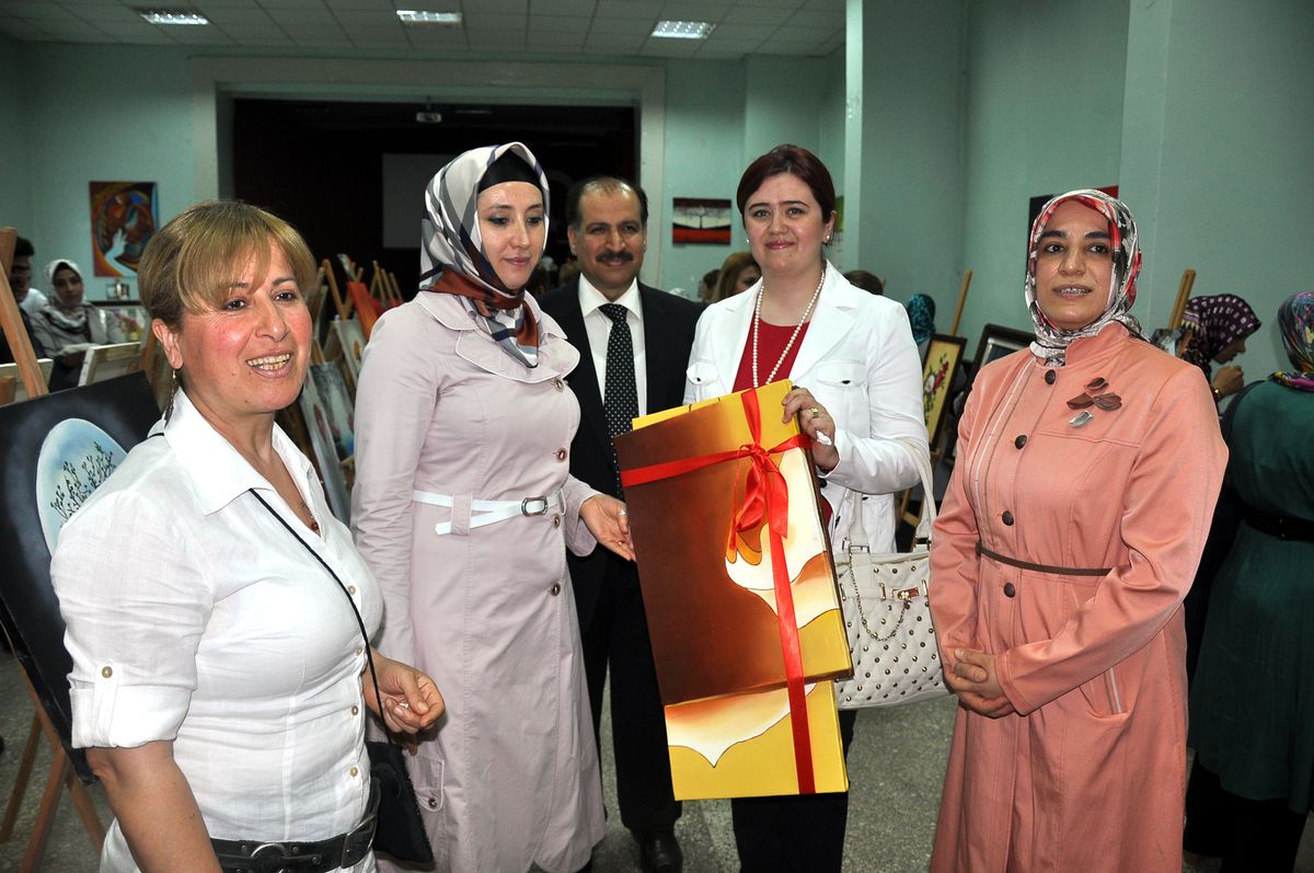 Nusaybin'de Yağlı Boya Resim Sergisi Açıldı