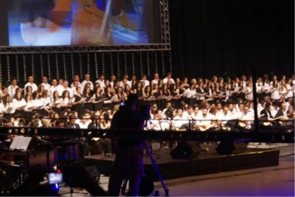 Pir Sultan\'dan Mozart\'a Gençlerin Türküsü