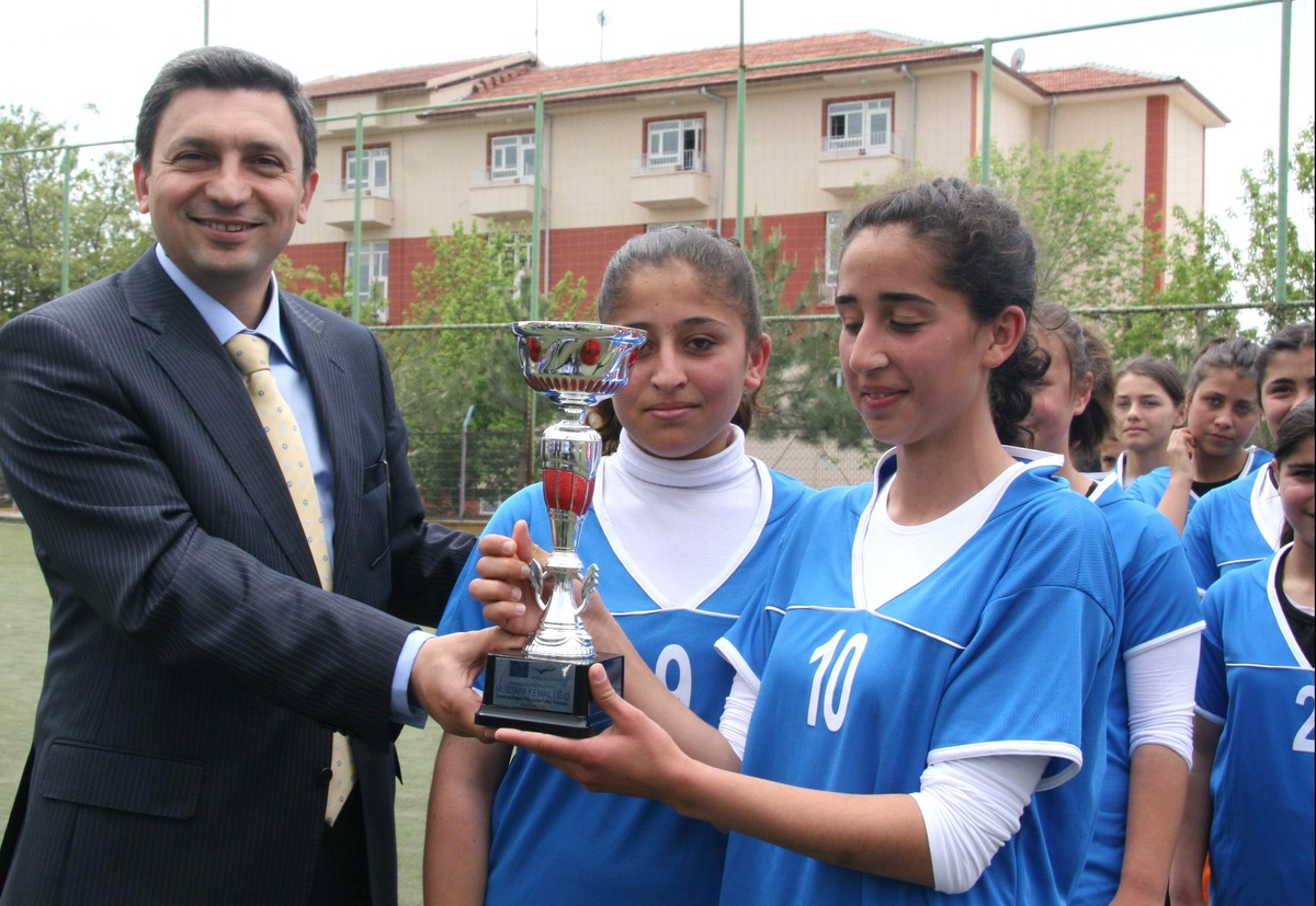 Sungurluda Yıldız Kızlar Futbol Turnuvası Sona Erdi